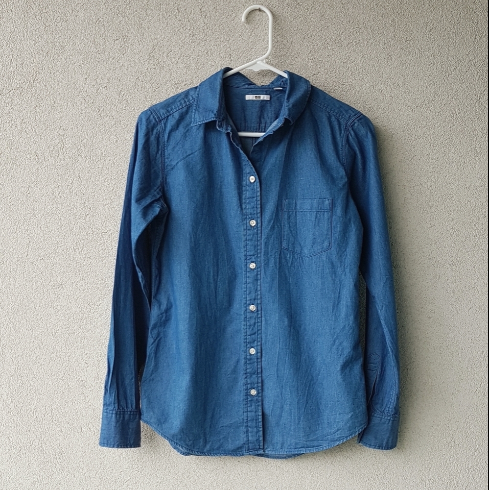 *SALE* 2/$15 Uniqlo Chambray Button Down Shirt
